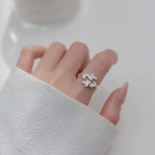 Cute Zirkonia Leaf Ring